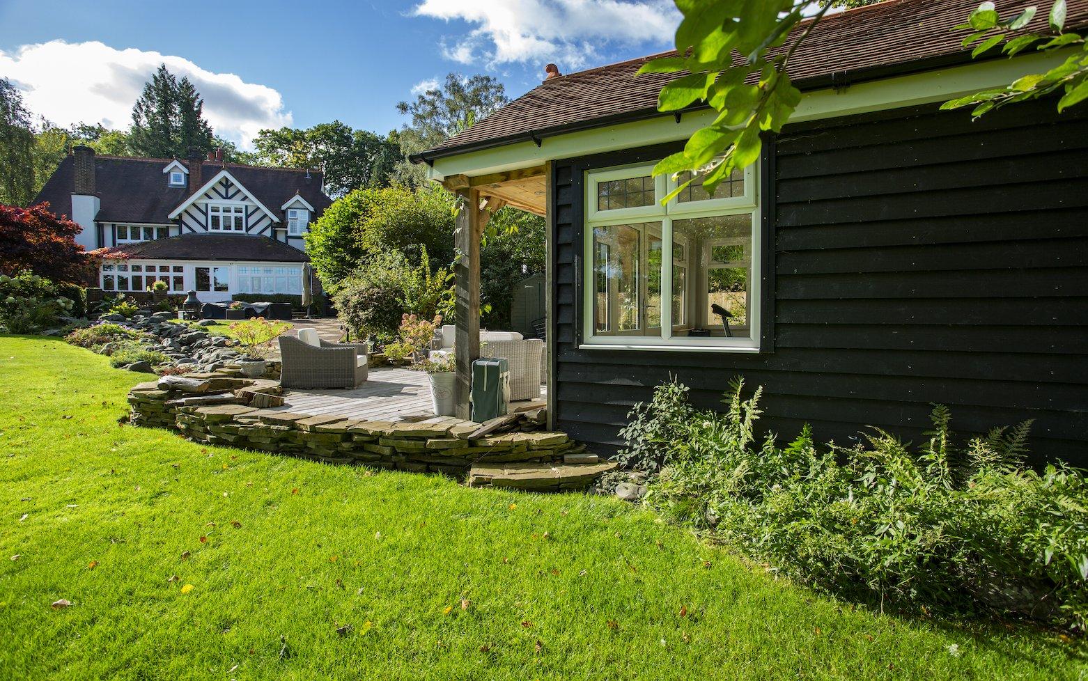 Traditional Garden Room