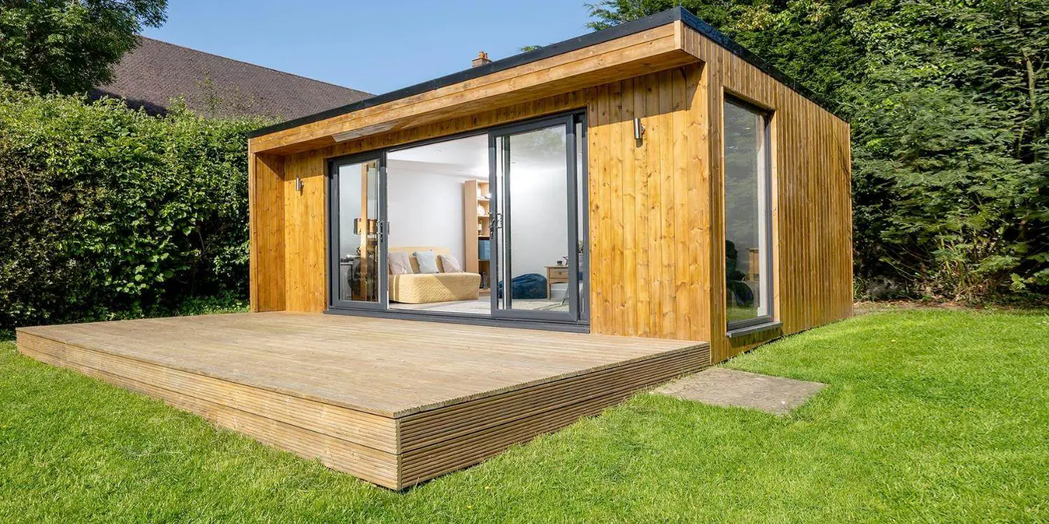 Garden Man Cave Outdoor Sunny Weather