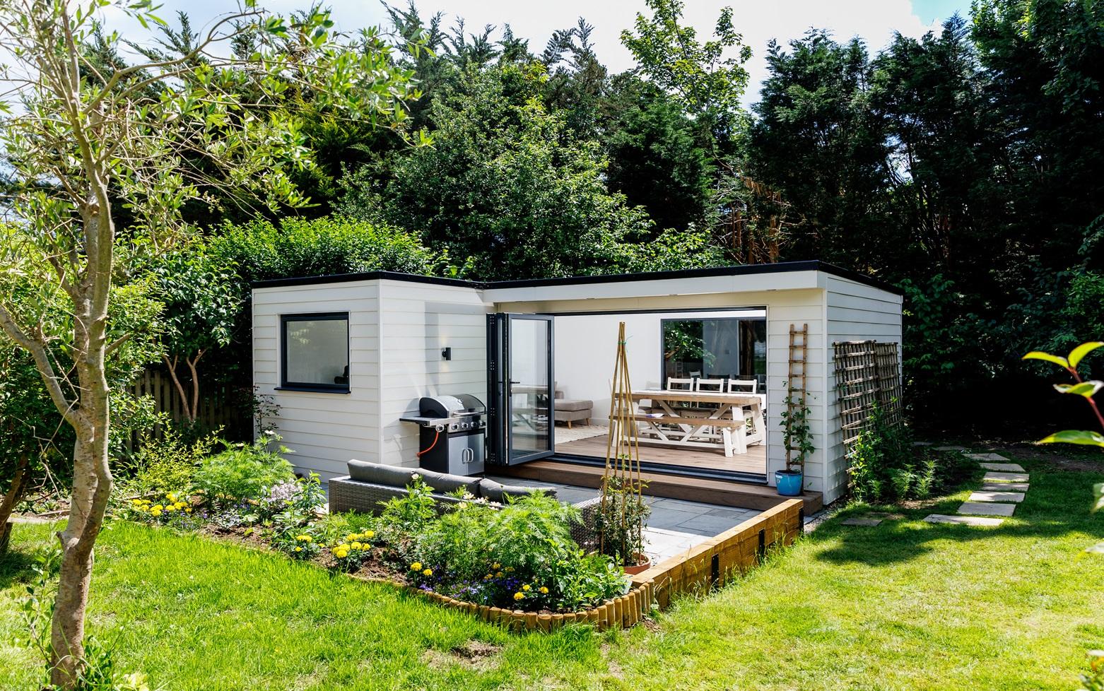 L-Shaped Garden Room with Office